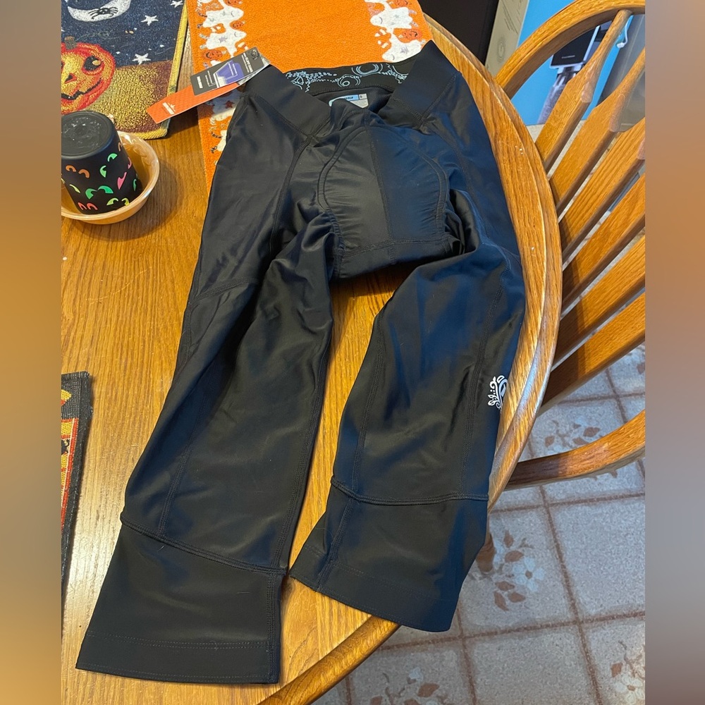 NWT SM women’s Novara bike capri with gel chamois